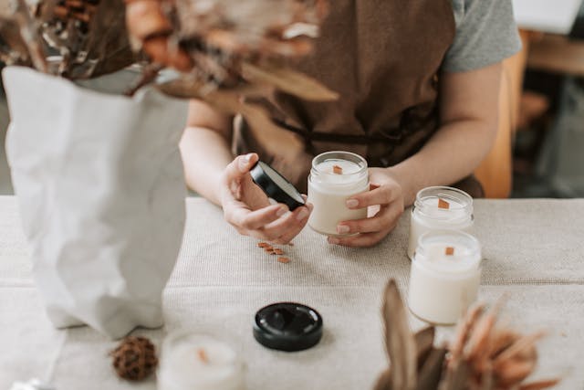 Vela-artesanal 🏠 10 Ideias de Negócios Para Mulheres Empreenderem de Casa e Venderem com Facilidade