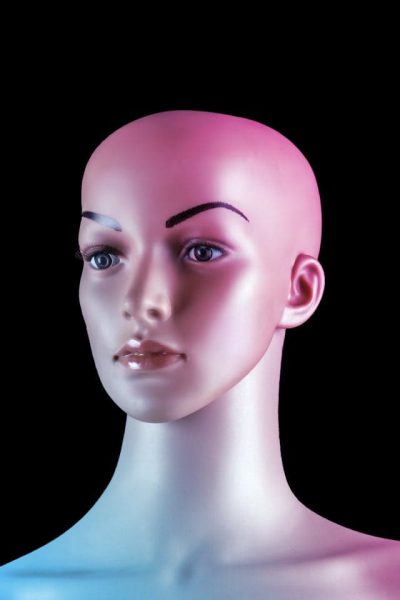 🧸 Bonecos no Lugar de Pessoas? O Perigo de Substituir o Amor Verdadeiro pela Ilusão Artificial